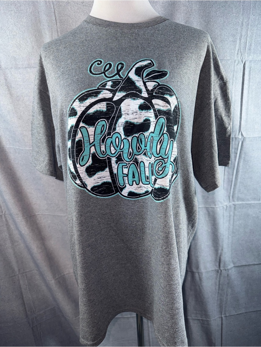 2553-Delta Girls' Grey Graphic Tee with Teal 'Howdy Fall' Pumpkin